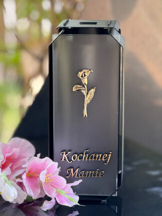 Kapliczka Solarna Metalowa LUXORIA T4 - " Kochanej Mamie" Złoty napis - Czarny Mat mleczne szkło (26 cm)