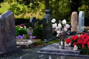 Graves 3683272 1280 (1)